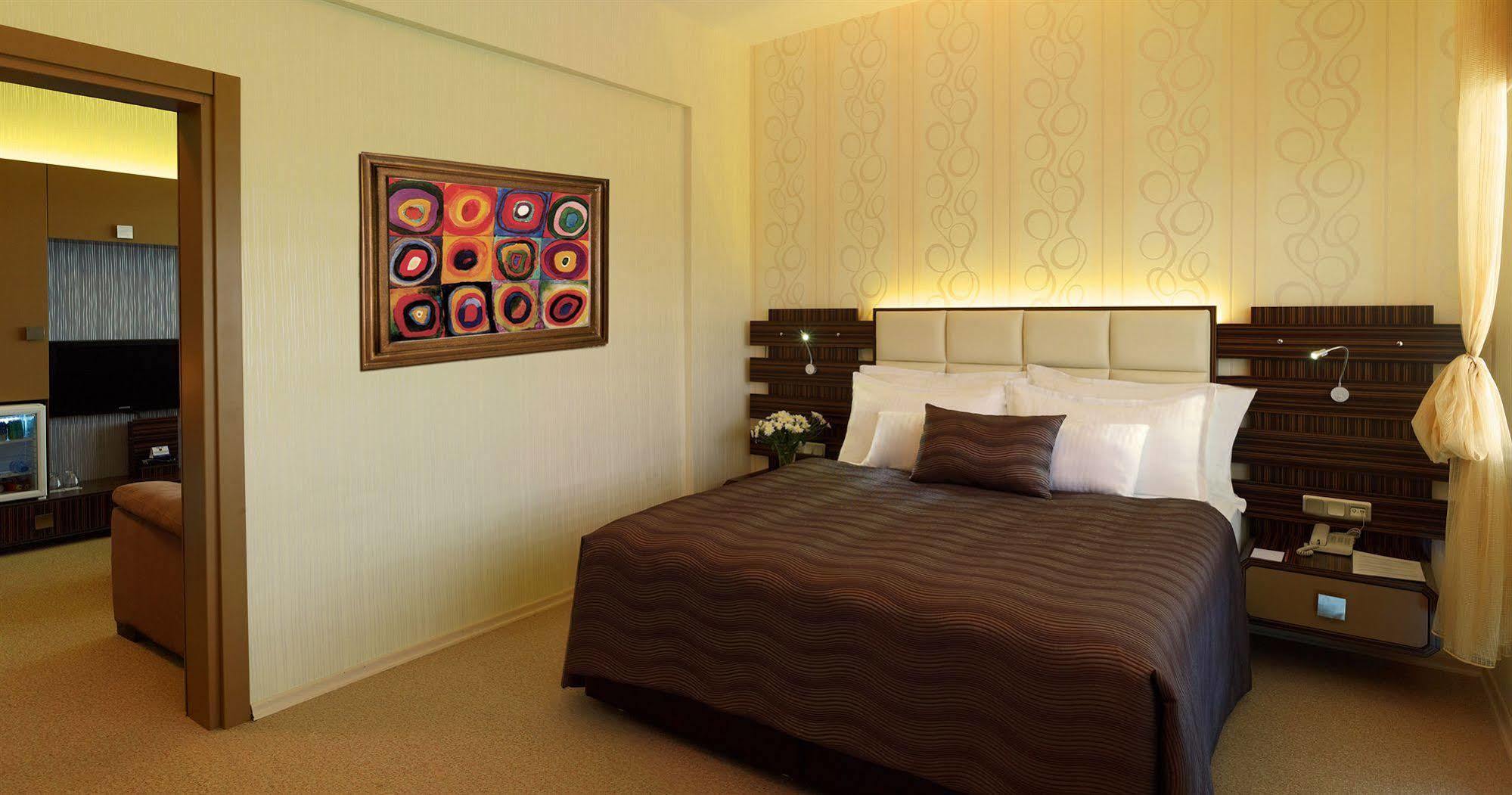 Orty Airport Hotel İzmir Rom bilde